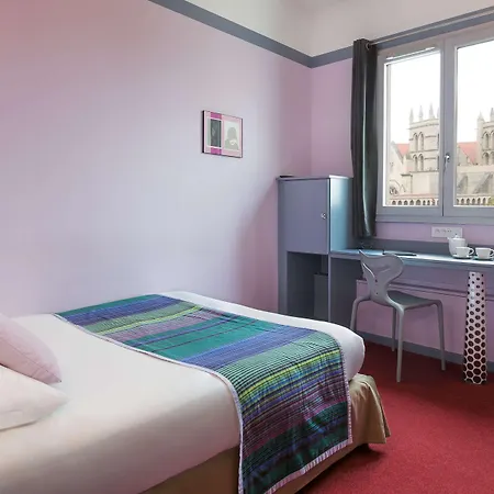 Western Le Guilhem 3*